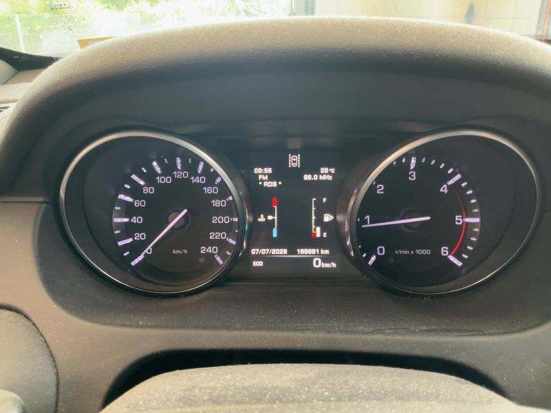 Land Rover Discovery Sport 2.2 Td4 SE AWD — zdjęcie 13
