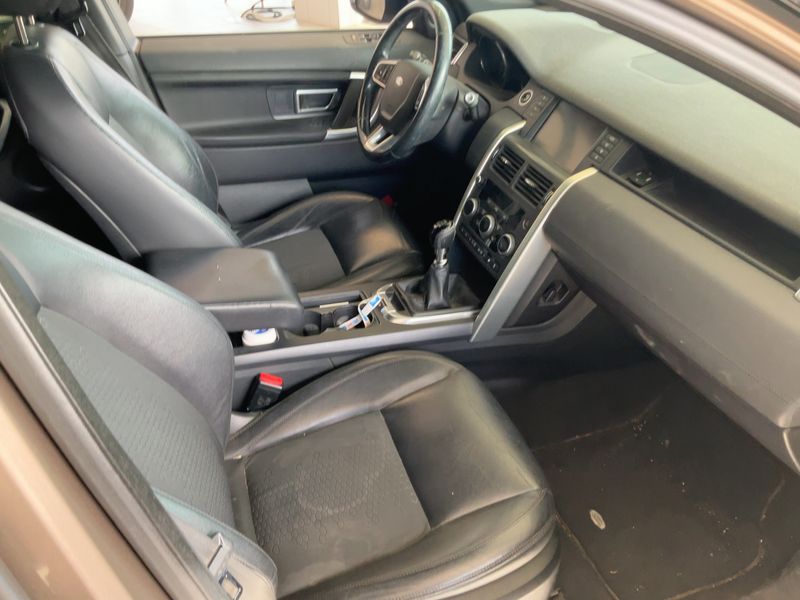 Land Rover Discovery Sport 2.2 Td4 SE AWD — zdjęcie 11