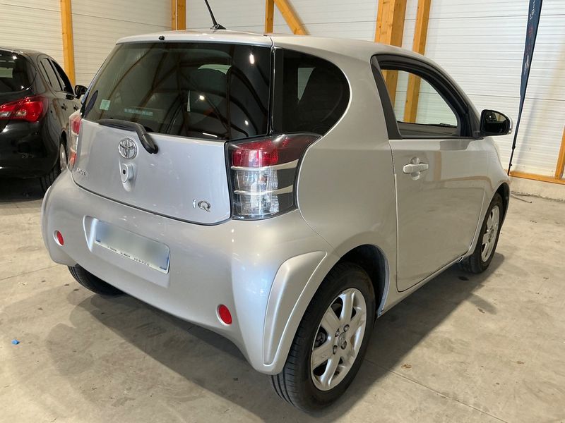 Toyota iQ 1.0 VVT-i IQ2 — zdjęcie 6