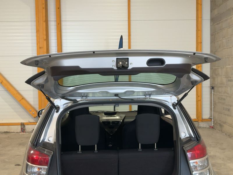 Toyota iQ 1.0 VVT-i IQ2 — zdjęcie 10