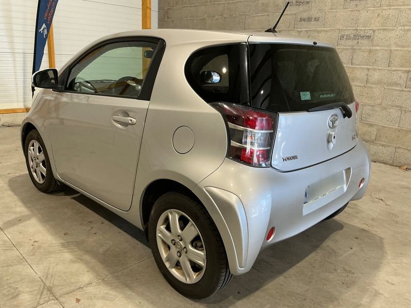Toyota iQ 1.0 VVT-i IQ2 — zdjęcie 3