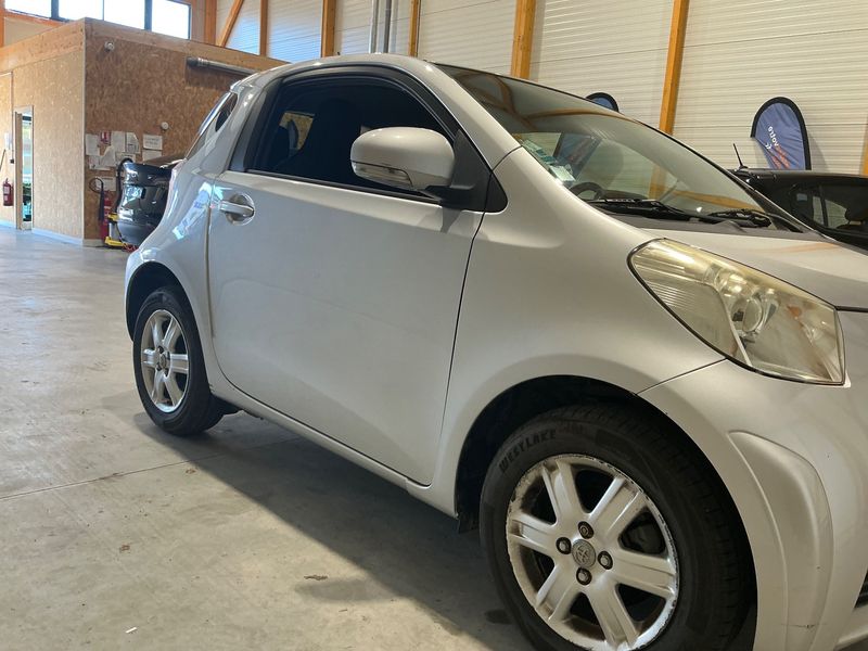 Toyota iQ 1.0 VVT-i IQ2 — zdjęcie 8