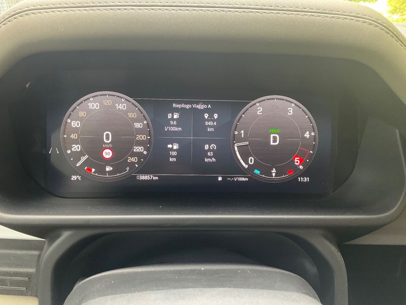 Land Rover Defender D200 Mild-Hybrid 110 S — zdjęcie 13