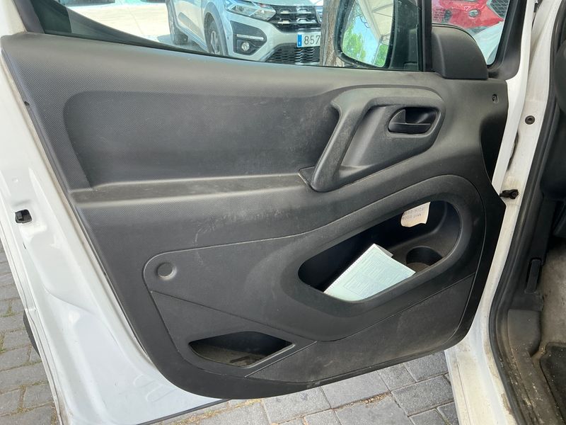 Peugeot Partner 1.6 Blue-HDi L1 Komfort Plus 2017 – снимка 28