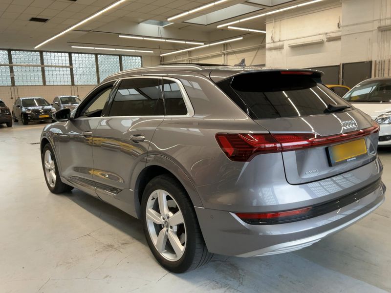 Audi e-tron 50 quattro advanced — zdjęcie 3