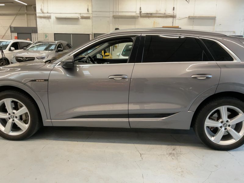 Audi e-tron 50 quattro advanced — zdjęcie 4