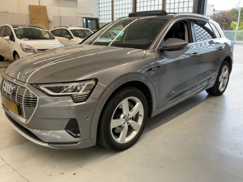 Audi e-tron 50 quattro advanced — zdjęcie 2