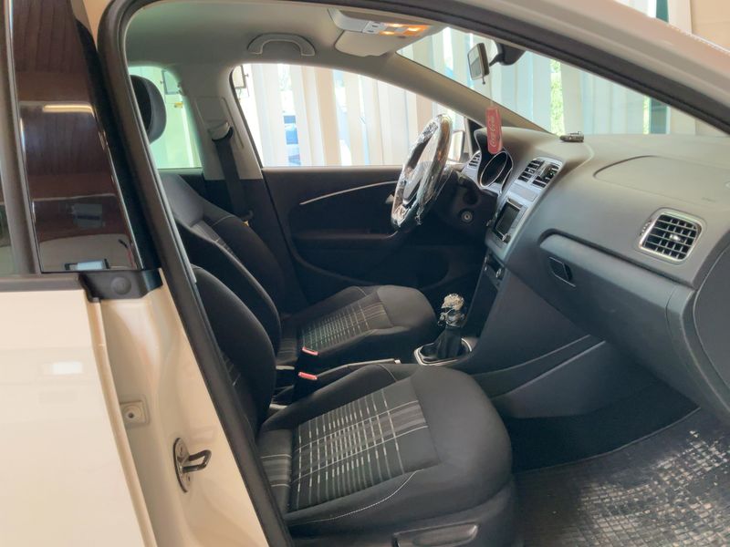 Volkswagen Polo 1.0 Lounge BlueMotion Tech 2016 – снимка 17