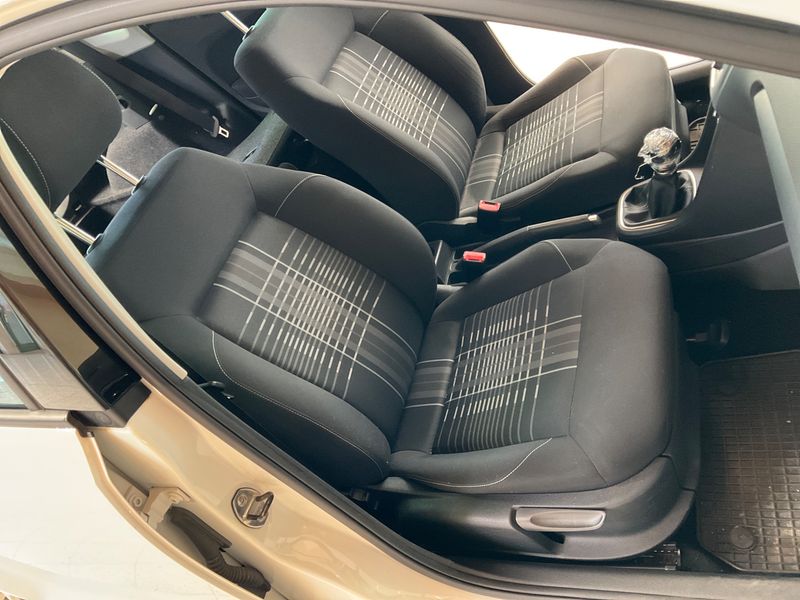 Volkswagen Polo 1.0 Lounge BlueMotion Tech 2016 – снимка 34