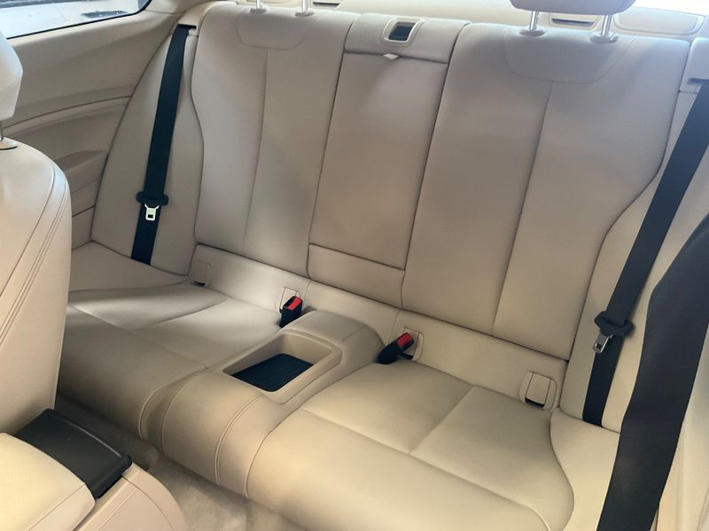BMW 2er 220d Luxury — zdjęcie 14