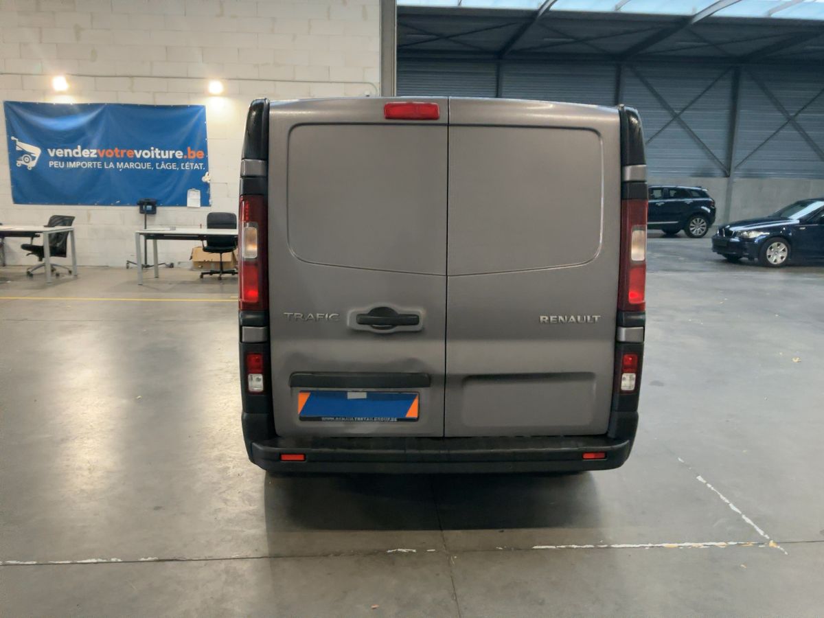 Renault Trafic 2020 — photo 8