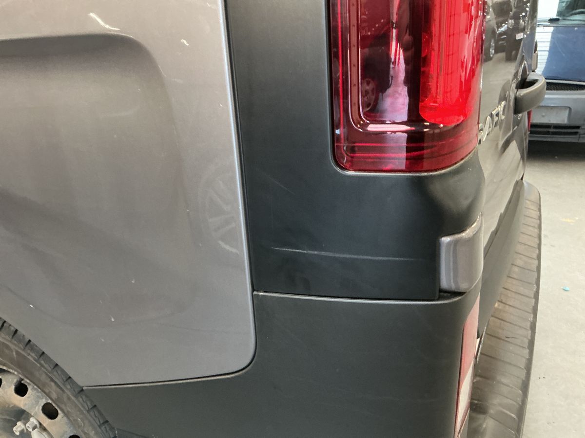 Renault Trafic 2020 — photo 31