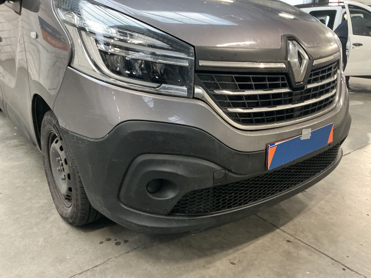 Renault Trafic 2020 — photo 35