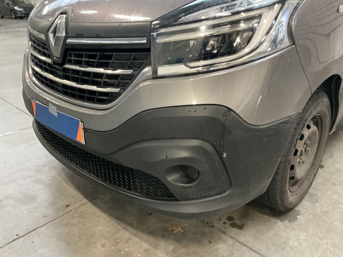 Renault Trafic 2020 — photo 36