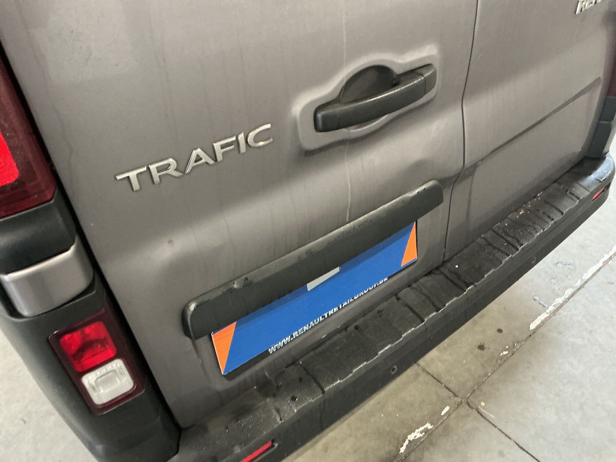 Renault Trafic 2020 — photo 34