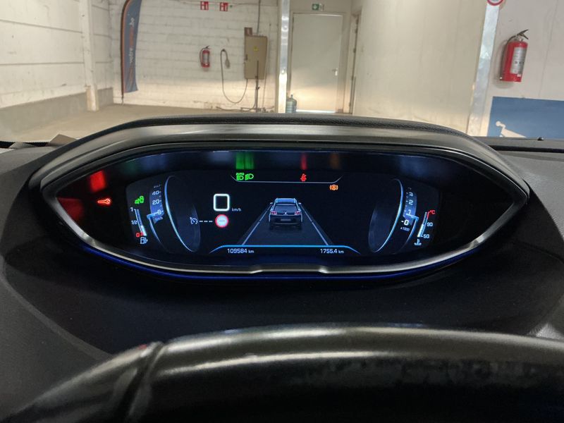 Peugeot 5008 1.2 PureTech Allure — zdjęcie 13