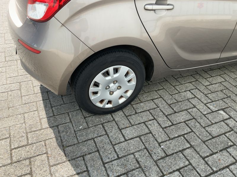 Hyundai i20 1.2 Classic 2013 – снимка 9