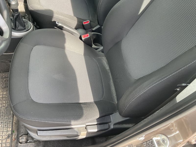 Hyundai i20 1.2 Classic 2013 – снимка 29