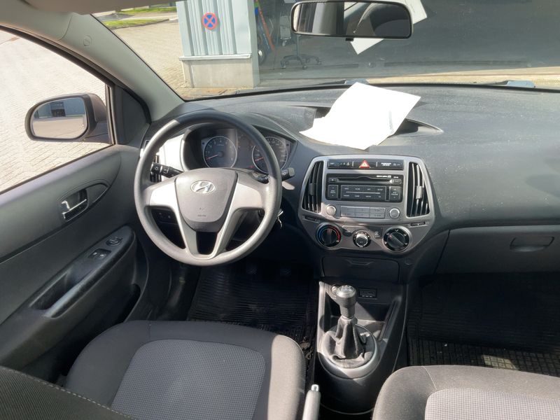 Hyundai i20 1.2 Classic 2013 – снимка 17