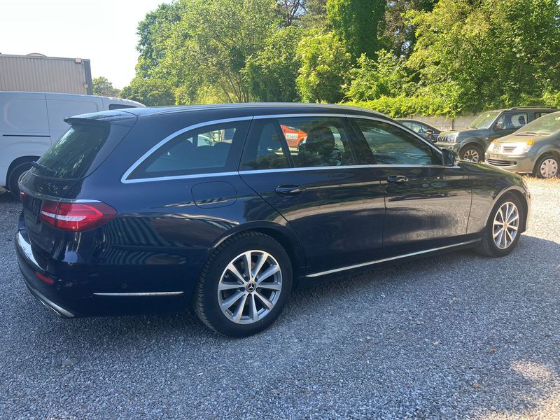 Mercedes-Benz E-Klasse E 200 T 4Matic Exclusive — zdjęcie 19
