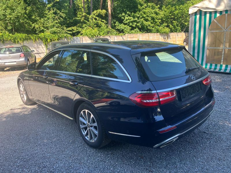 Mercedes-Benz E-Klasse E 200 T 4Matic Exclusive — zdjęcie 23