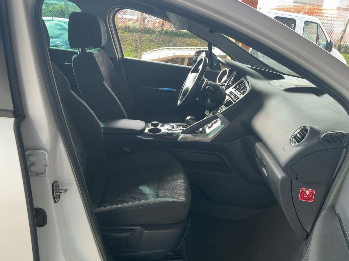Peugeot 3008 2012 — photo 17
