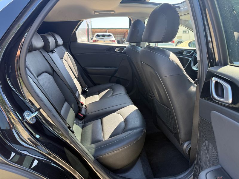 Kia XCeed 1.6 TGDI Platinum Edition — zdjęcie 14