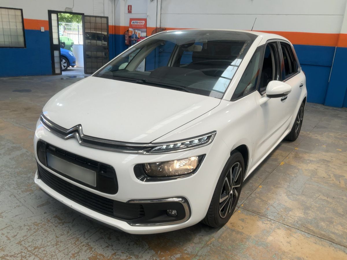 Citroen C4 2017 — photo 1