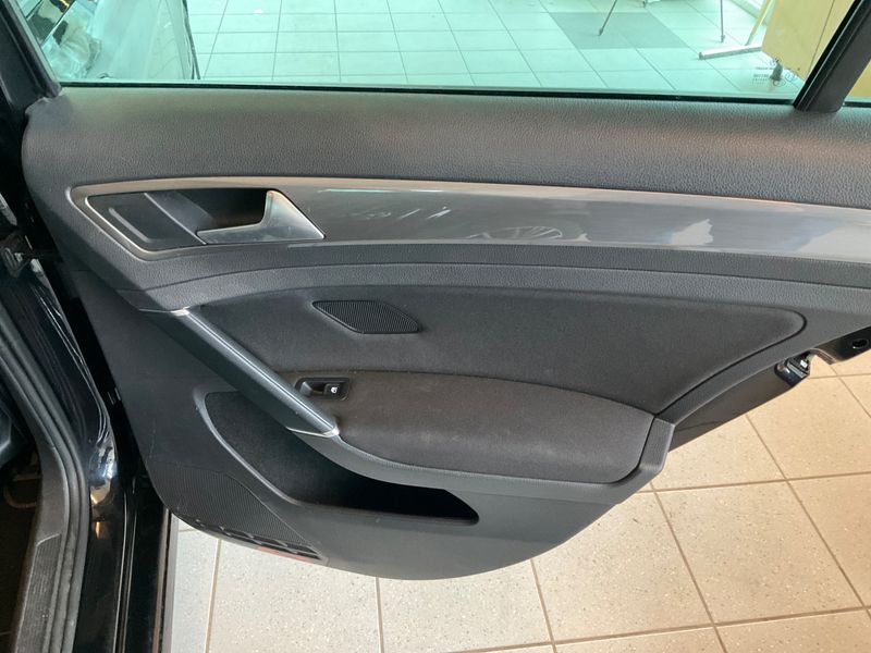 Volkswagen Golf VII 2.0 TDI Allstar BlueMotion Tech 2017 – снимка 29