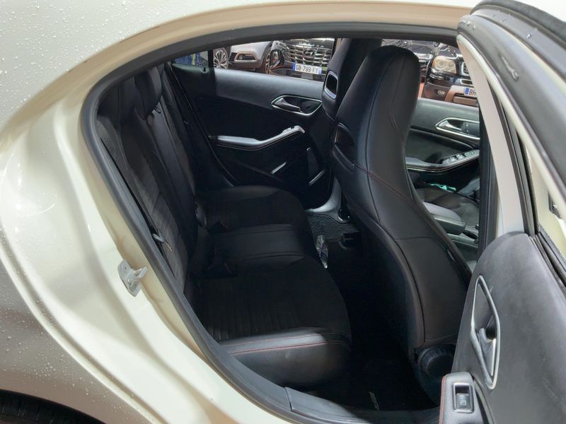 Mercedes-Benz A-Klasse A 200 CDI AMG Sport — zdjęcie 14