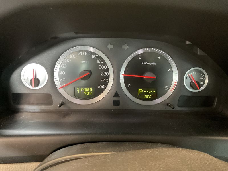 Volvo XC70 2.4 D5 Summum AWD — zdjęcie 4