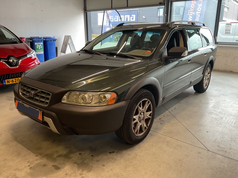 Volvo XC70 2.4 D5 Summum AWD