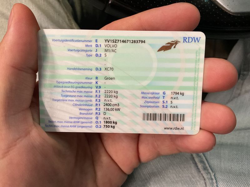 Volvo XC70 2.4 D5 Summum AWD — zdjęcie 5