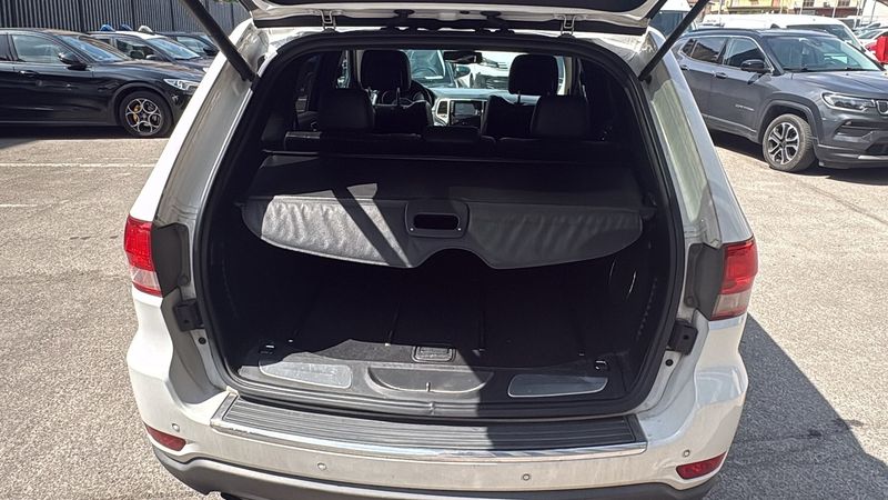 Jeep Grand Cherokee 3.0 CRD Overland — zdjęcie 9