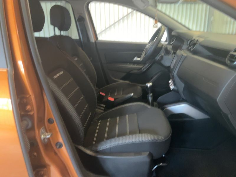 Dacia Duster 1.5 dCi Prestige — zdjęcie 11