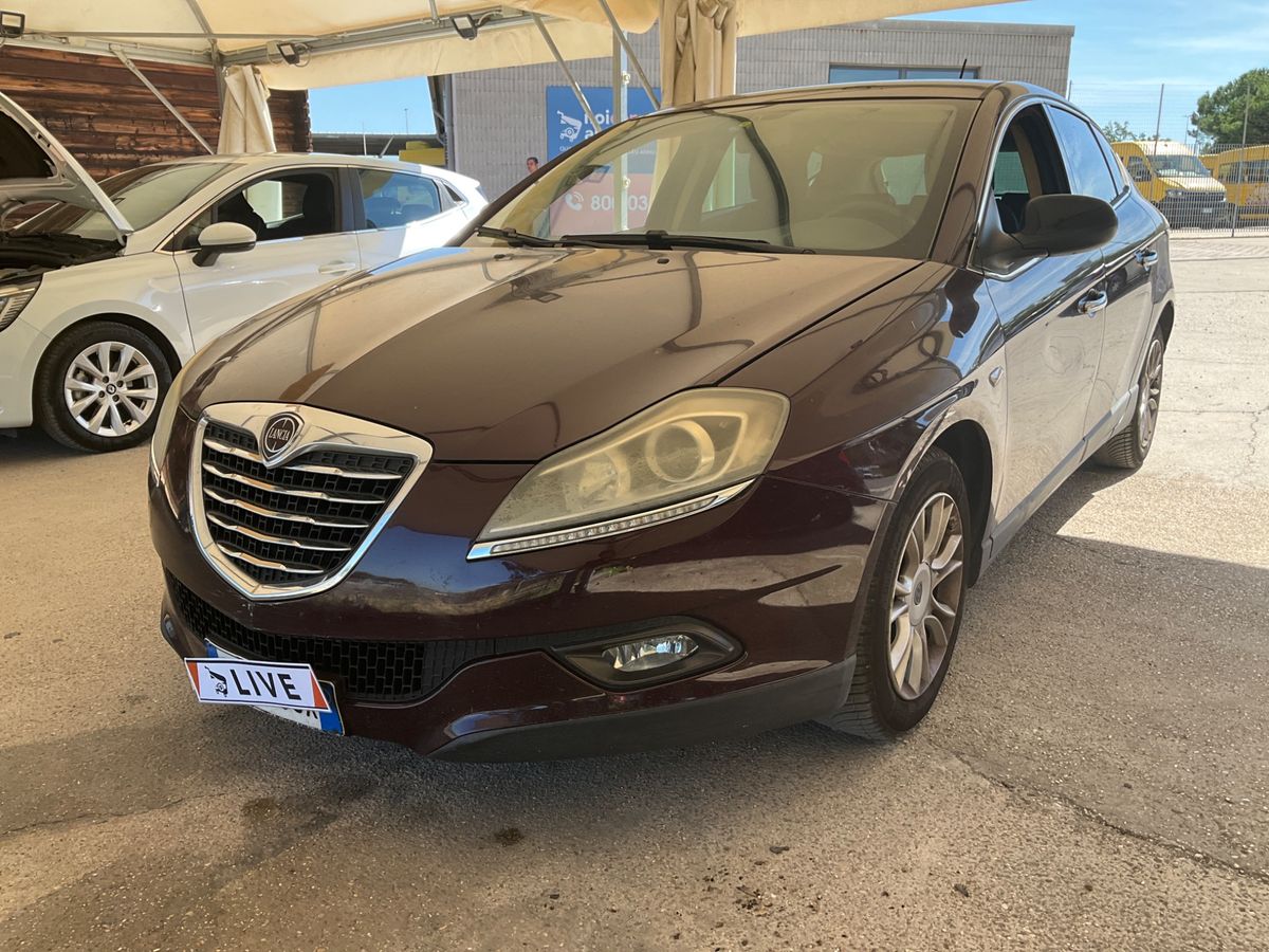 Lancia Delta 1.6 JTD Silver