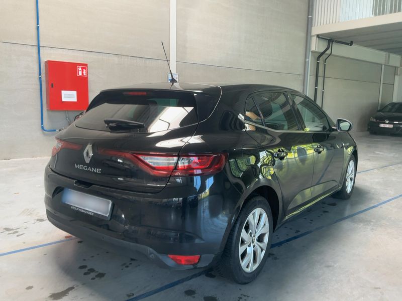 Renault Megane 1.3 TCe Limited — zdjęcie 6