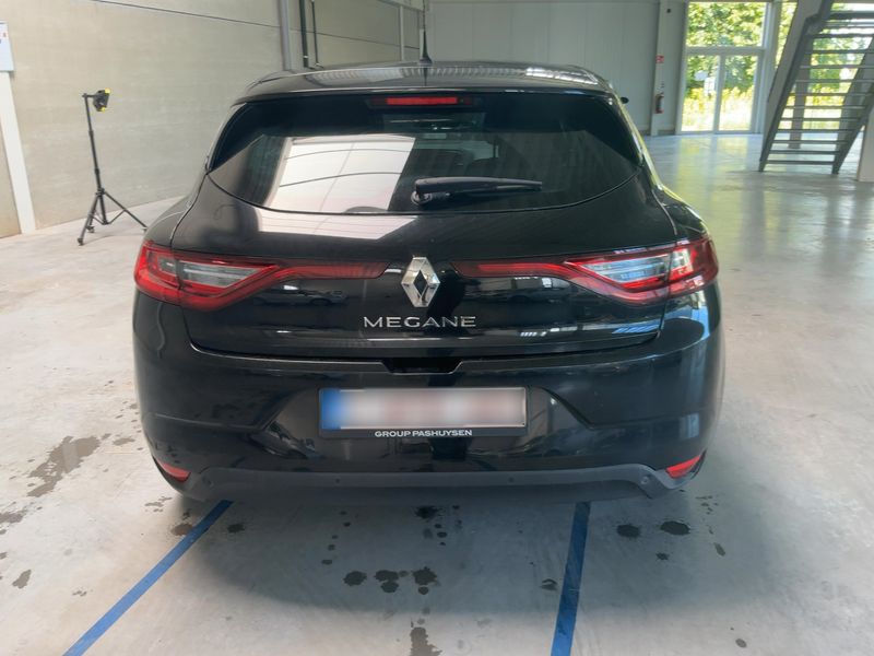 Renault Megane 1.3 TCe Limited — zdjęcie 5