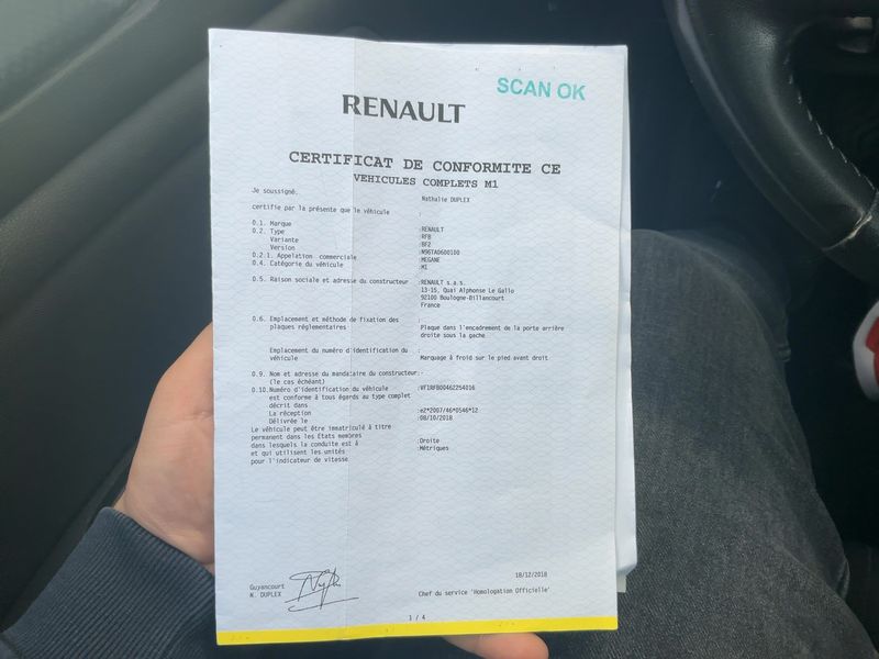 Renault Megane 1.3 TCe Limited — zdjęcie 16