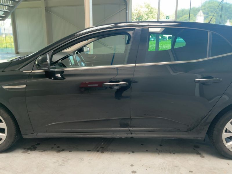 Renault Megane 1.3 TCe Limited — zdjęcie 4