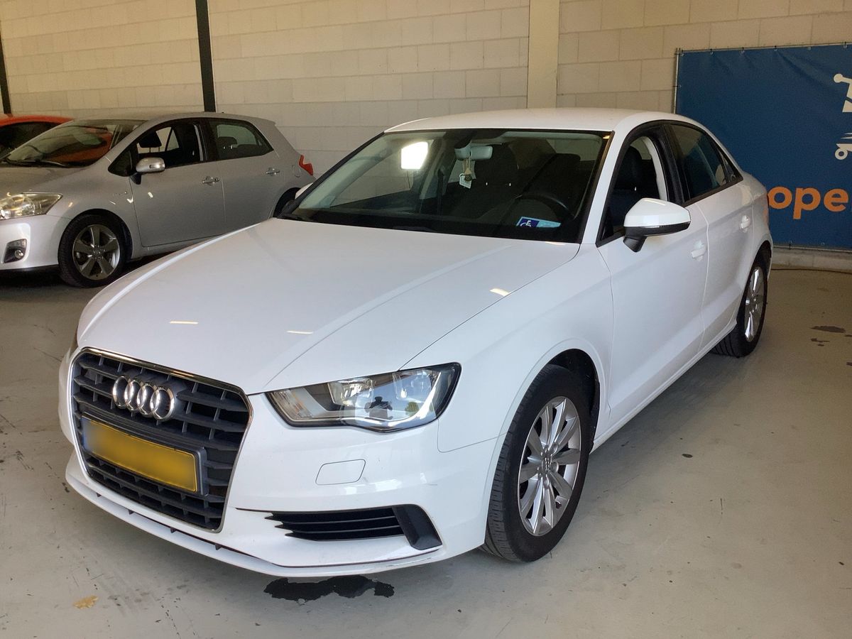 Audi A3 2016 — photo 1