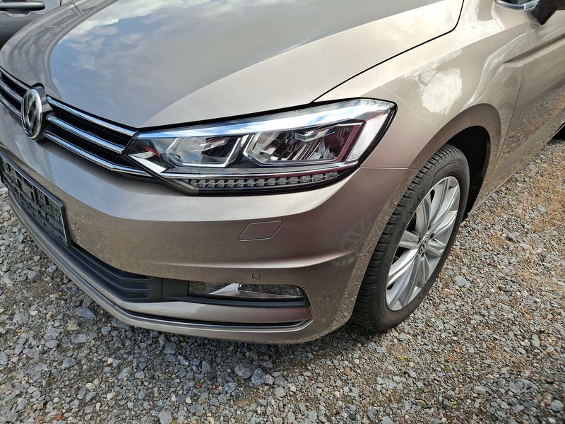 Volkswagen Touran 1.4 TSI Highline BlueMotion Tech — zdjęcie 2