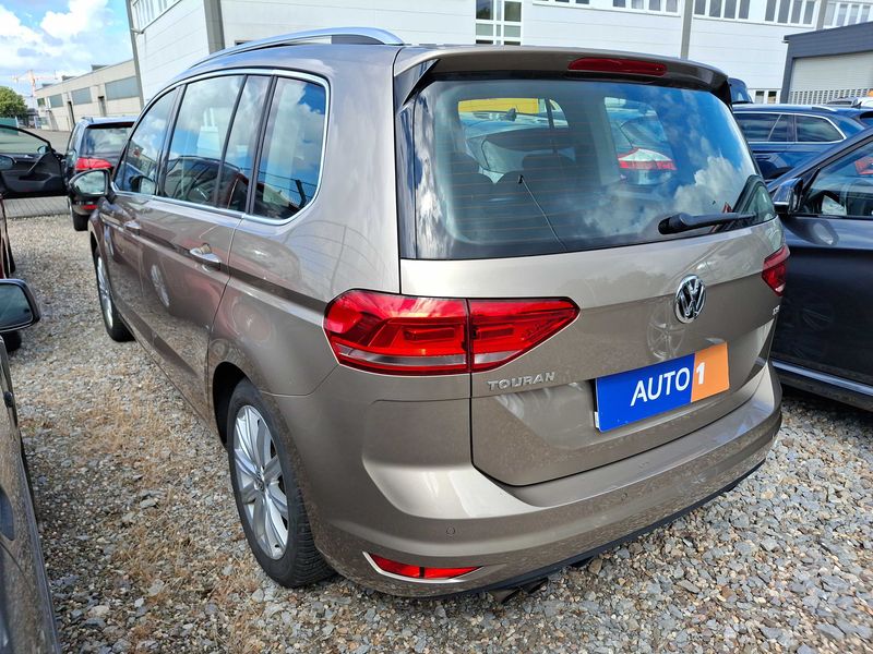 Volkswagen Touran 1.4 TSI Highline BlueMotion Tech — zdjęcie 3