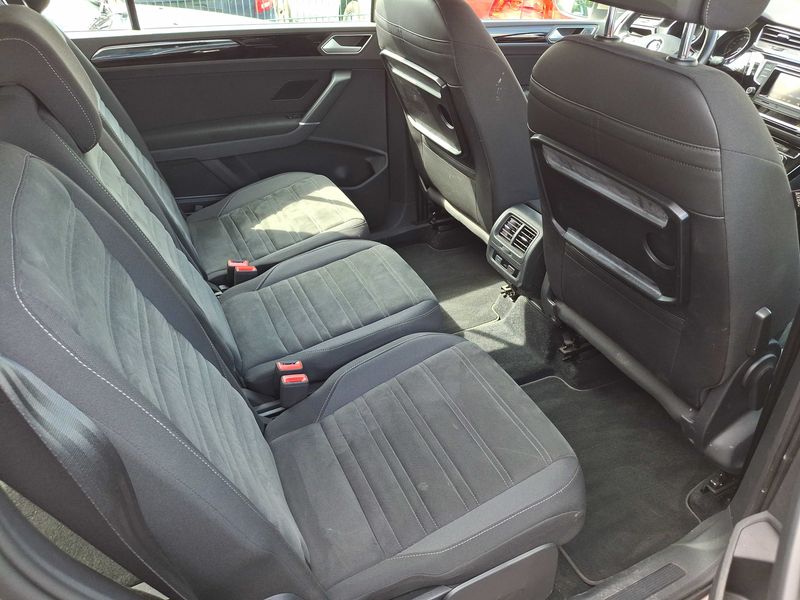Volkswagen Touran 1.4 TSI Highline BlueMotion Tech — zdjęcie 13