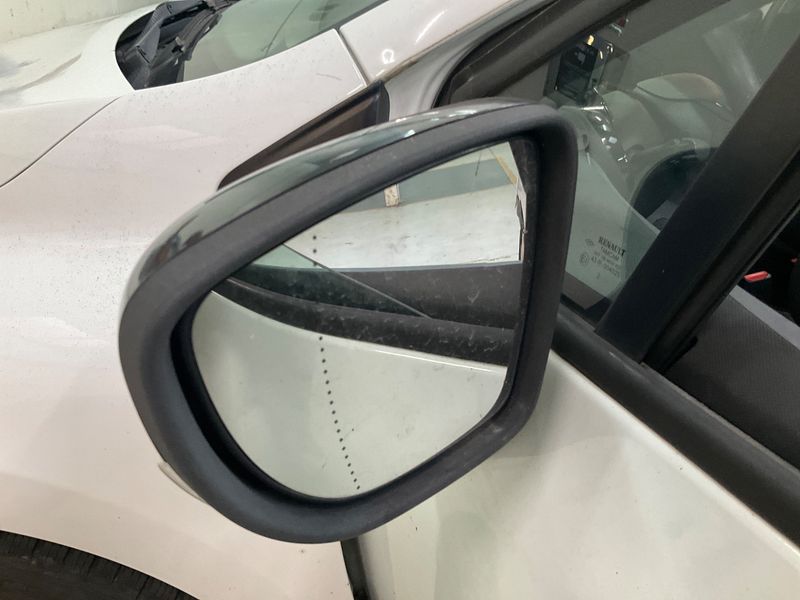 Renault Clio 0.9 Energy Dynamique 2012 – снимка 21