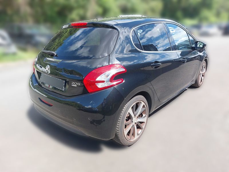 Peugeot 208 1.6 HDi Féline — zdjęcie 5