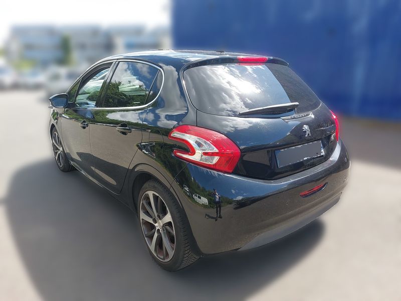 Peugeot 208 1.6 HDi Féline — zdjęcie 3