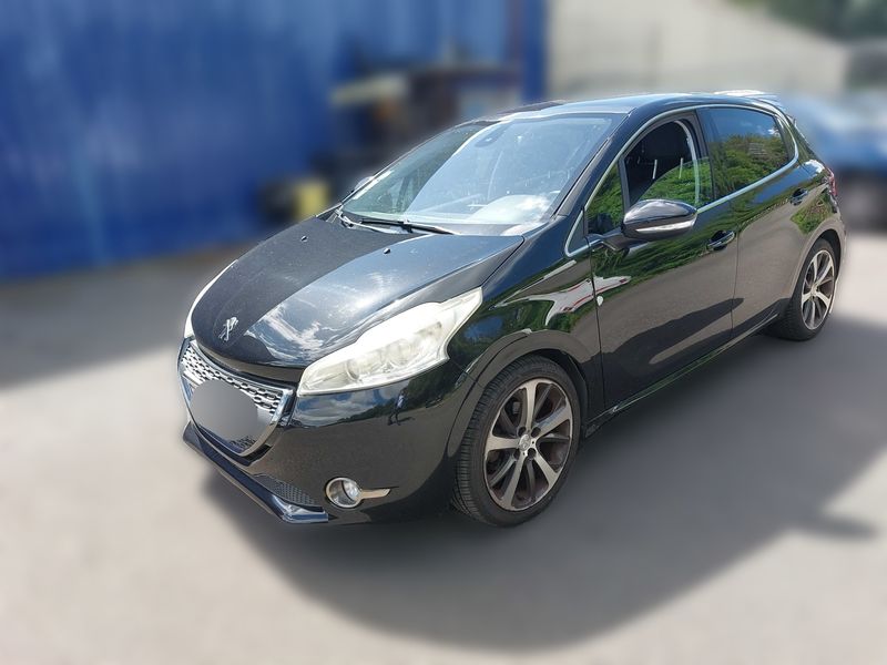Peugeot 208 1.6 HDi Féline — zdjęcie 2