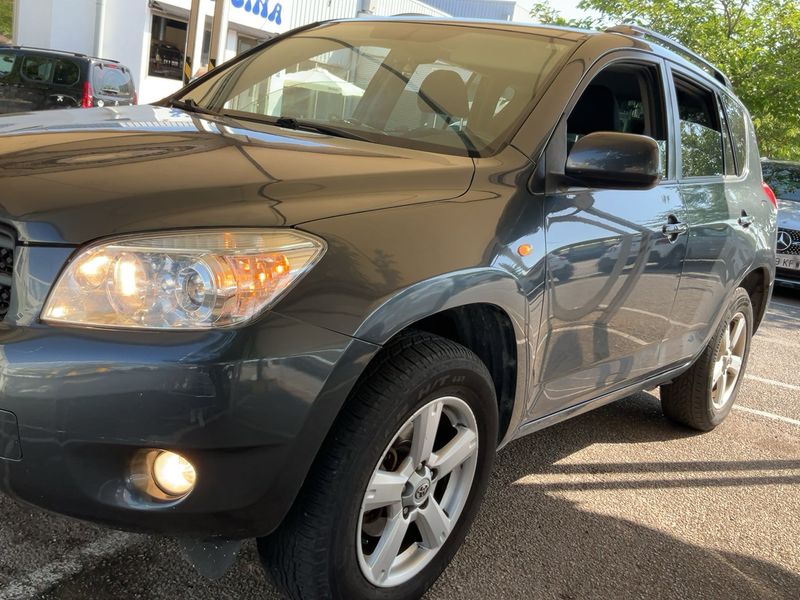 Toyota RAV 4 2.0 VX — zdjęcie 2