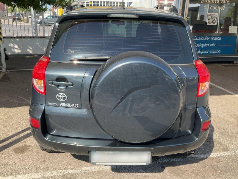 Toyota RAV 4 2.0 VX — zdjęcie 5